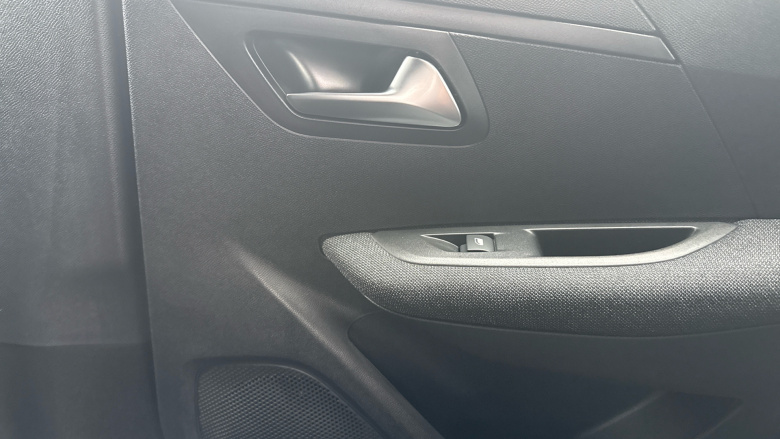 Peugeot 208 1.2 PureTech 100 Style 5dr Petrol Hatchback